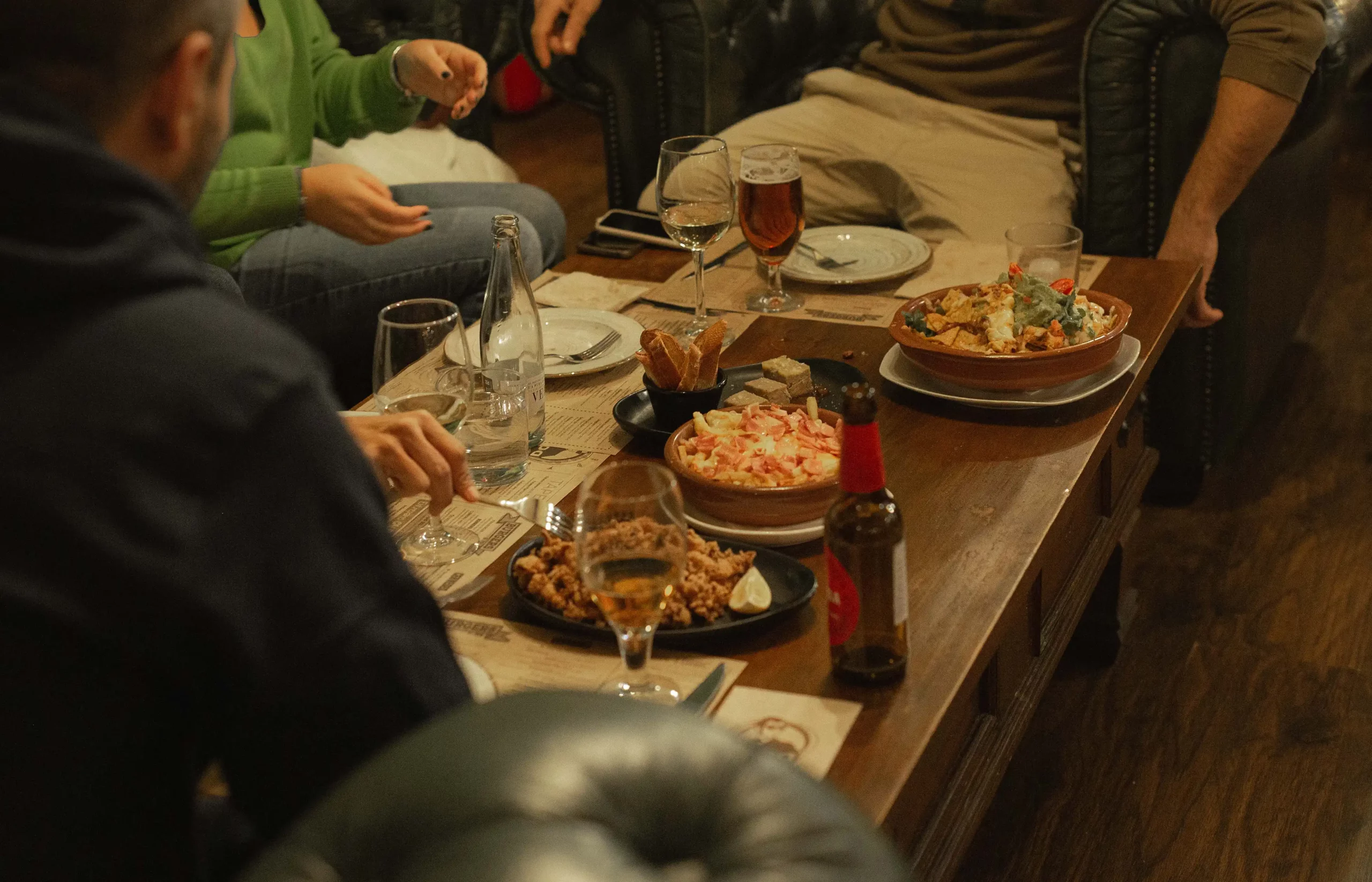 Taula amb menjar del Pipa Pub