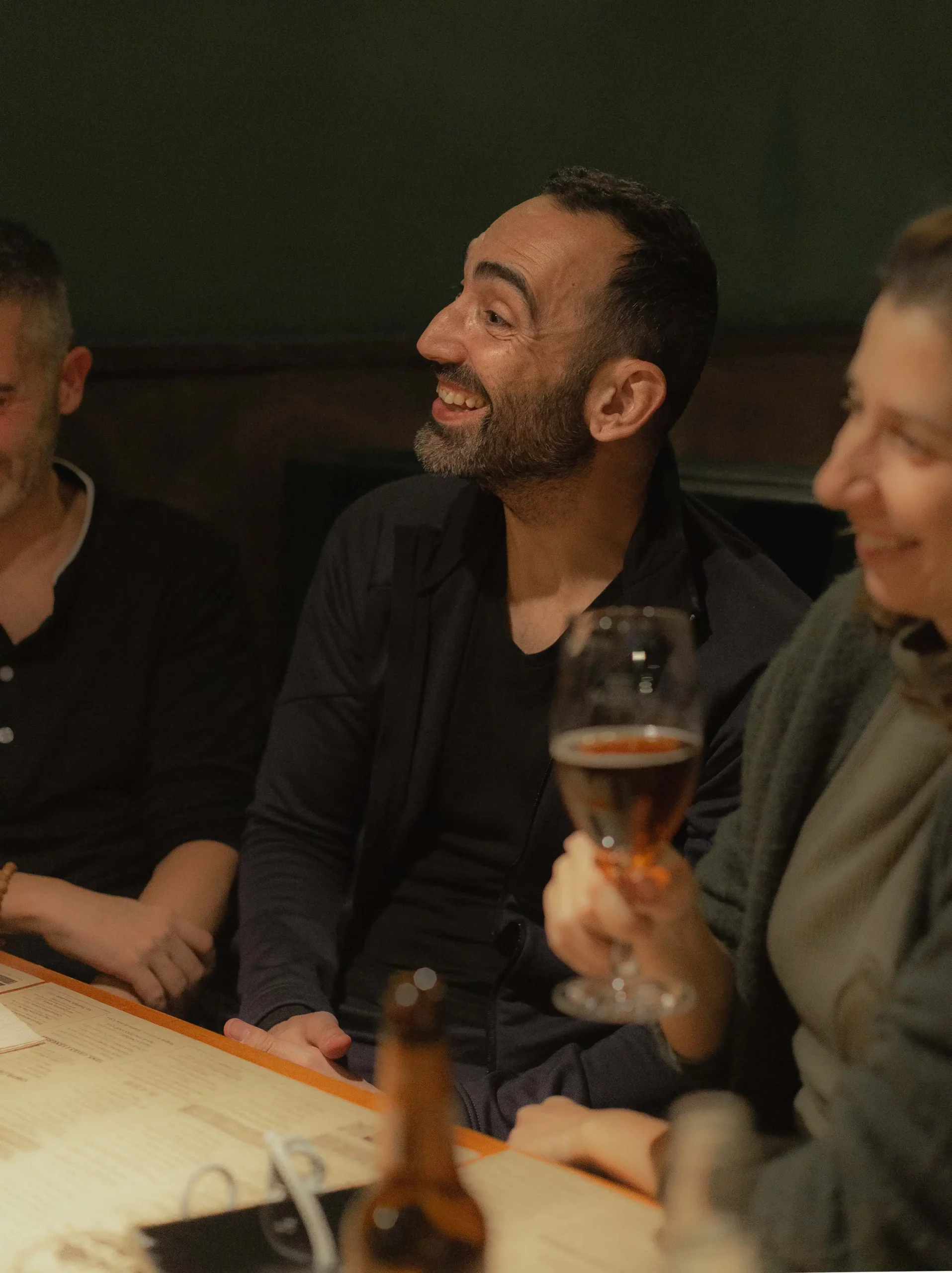 Clients del Pipa passant una bona estona